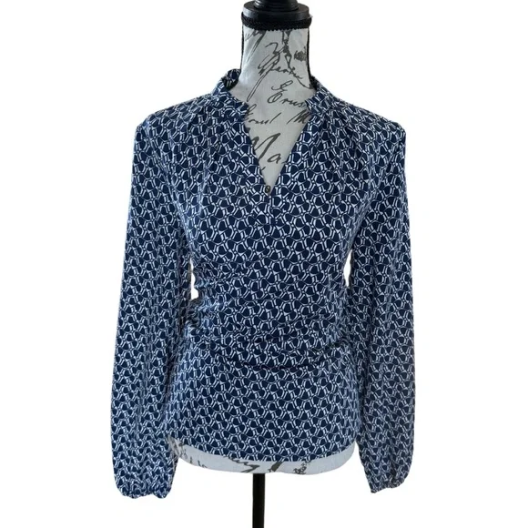 ✨ SHEIN Navy & White Geometric Print Blouse – Size Small ✨ - Picture 3 of 9